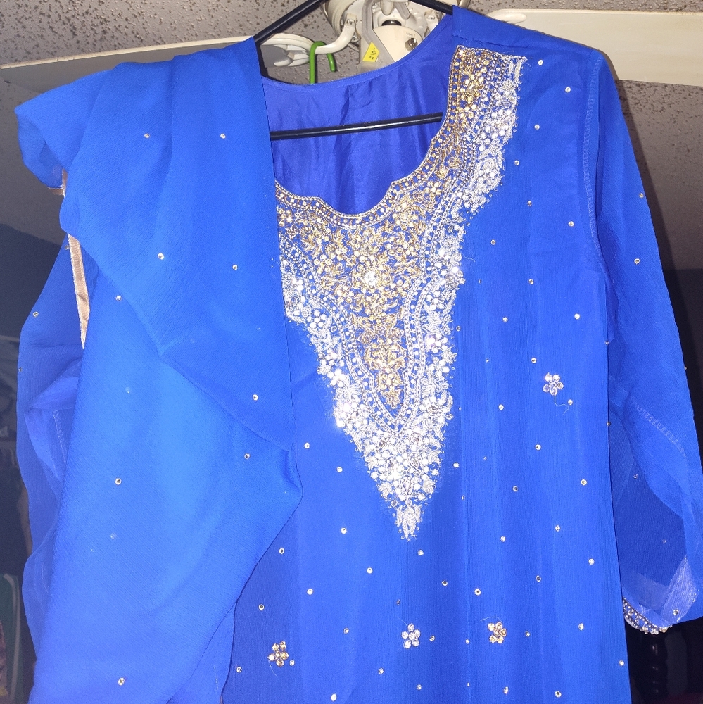 Elegant Blue Embellished Kurti Set 42" bust.